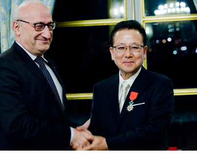 レジオン・ドヌール勲章叙勲式 （田中達也 代表取締役社長）