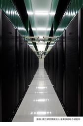 写真1:「ABCI」 計算ノードラックの一部