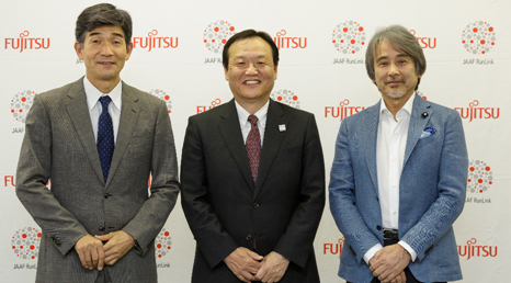 （左）尾縣貢・日本陸連専務理事 （中央）阪井洋之・富士通執行役員常務 （右）早野忠昭・JAAF RunLinkチーフオフィサー