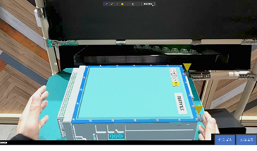写真2. MRデバイスに映し出された製品3Dモデル